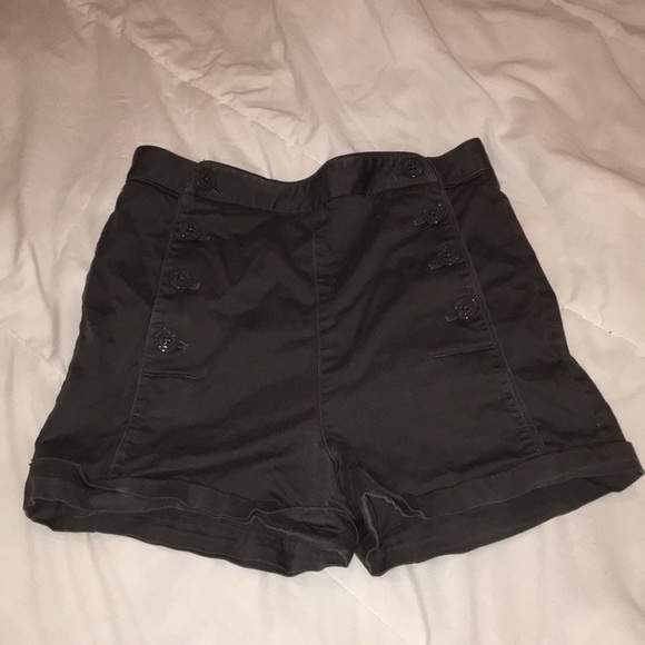 High Waisted Button Up Shorts - Picture 1 of 3